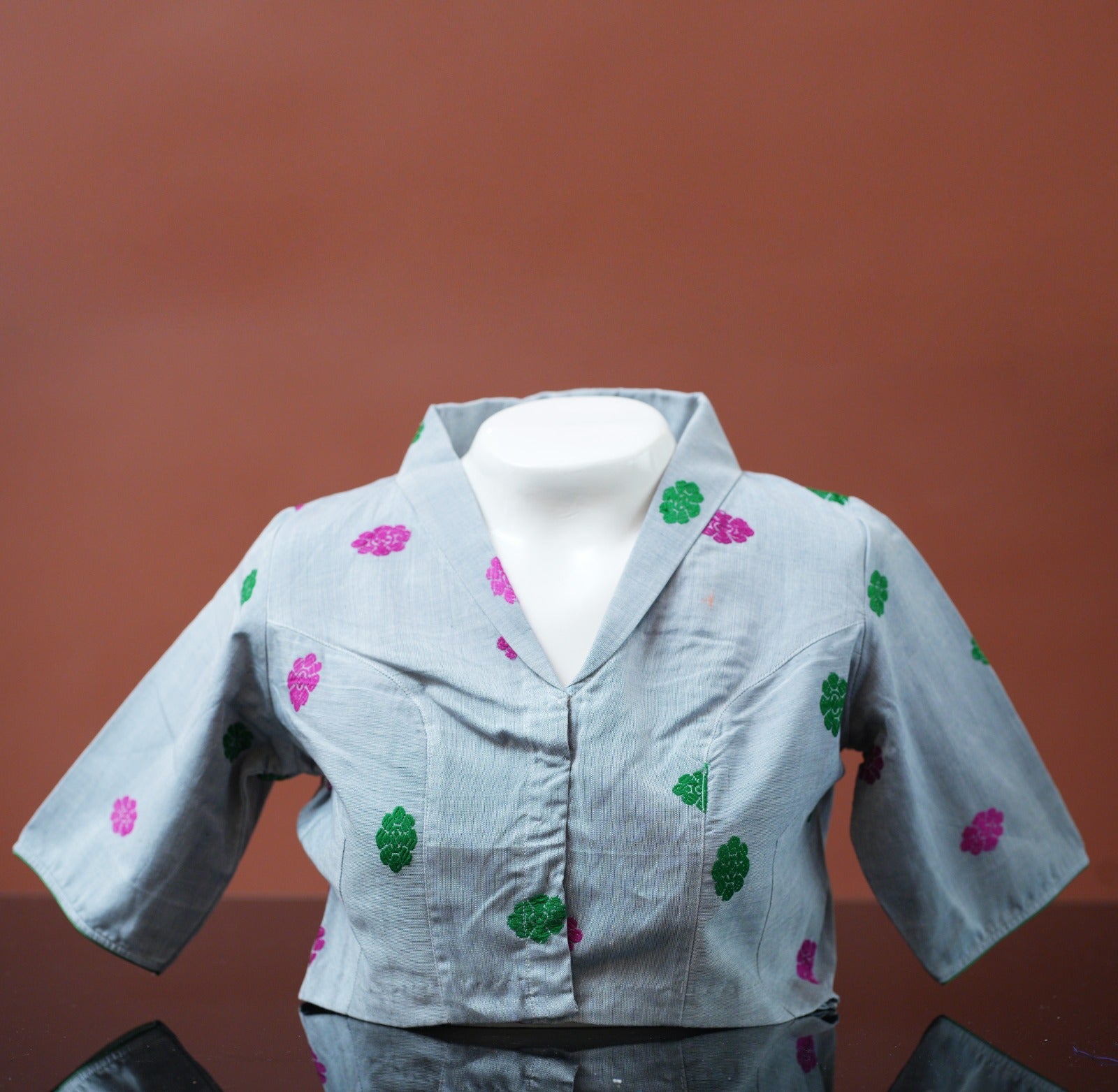 COLLARED NECK ASSAMESE GOS BUTA DESIGNED BLOUSE